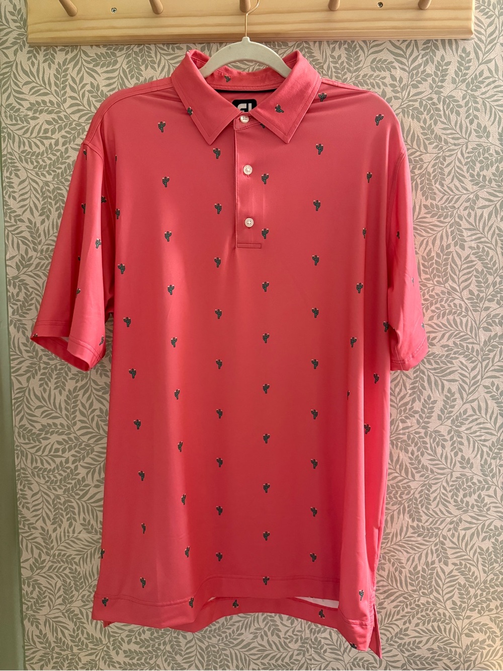 Men's Coral Polo Shirt with Micro Print - Casual Golf & Everyday